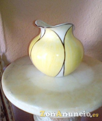 Se vende jarra de porcelana